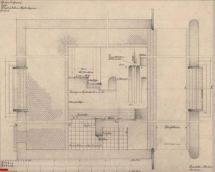 Tinghøjbeholderen Klinkegulv på balkonen i skyderhanebygning; detailler