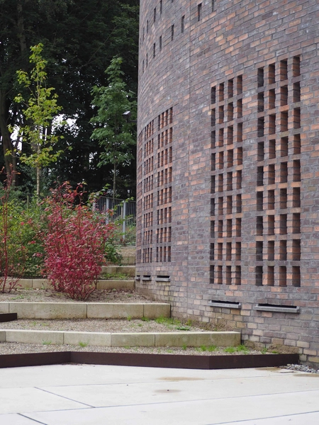 Trafiktårnet Vest Niveauforskelle på tårnets nordside