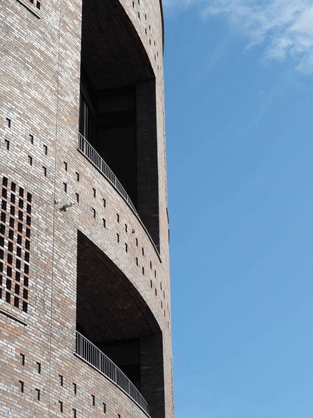 Trafiktårnet Vest Murværket og indhak til altaner