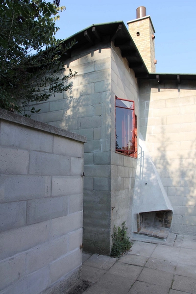 Poul Henningsens Hus - PHs eget hus Udendørs pejs