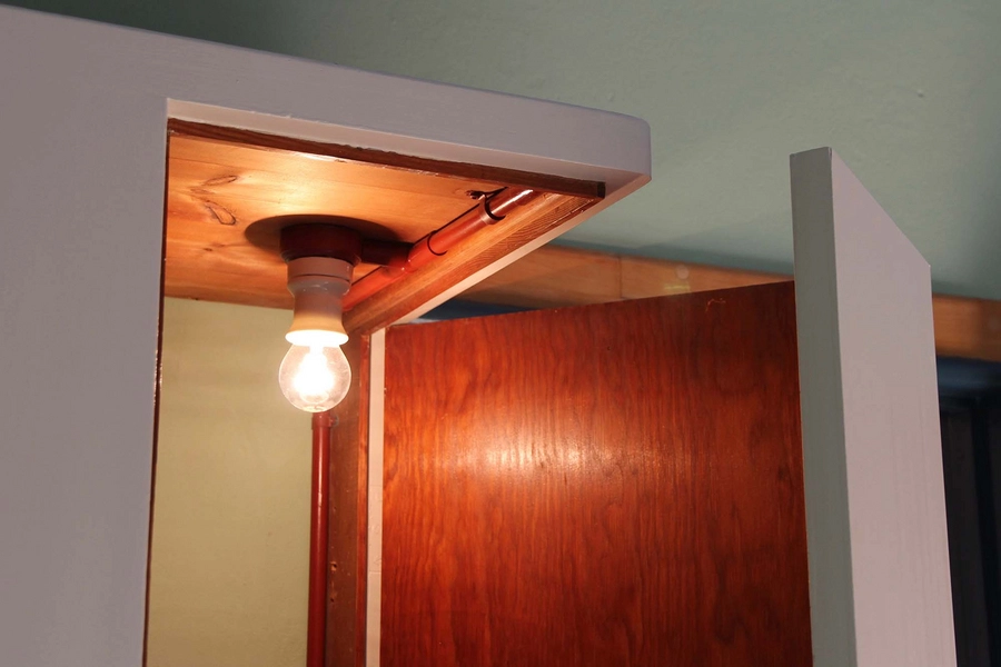 Poul Henningsens Hus - PHs eget hus Detalje - skab