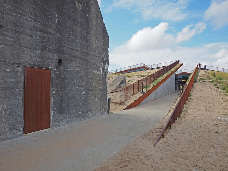 Tirpitz Museum Entrésituation med bunkeren i forgrunden
