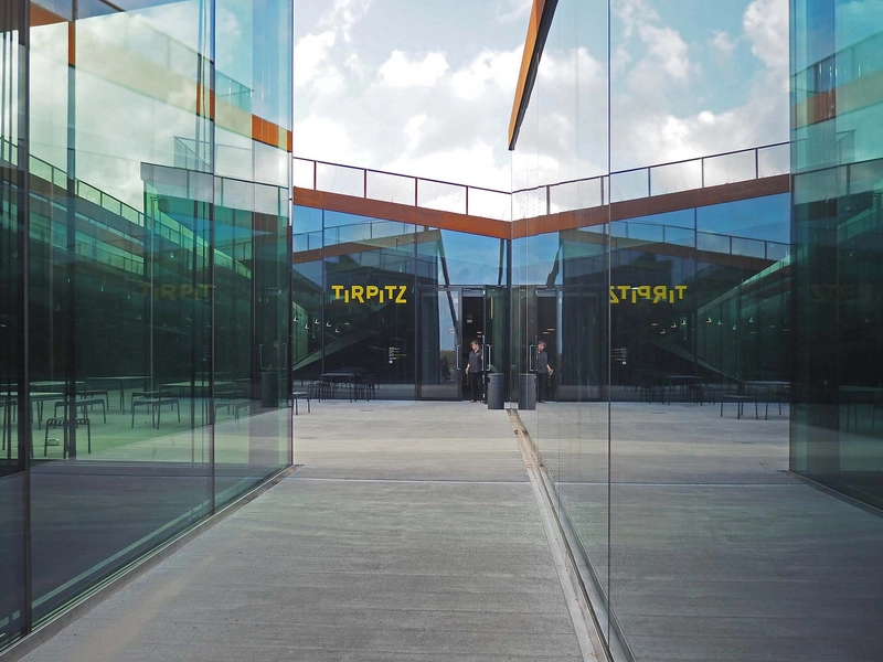 Tirpitz Museum Entrésituation - spejlinger