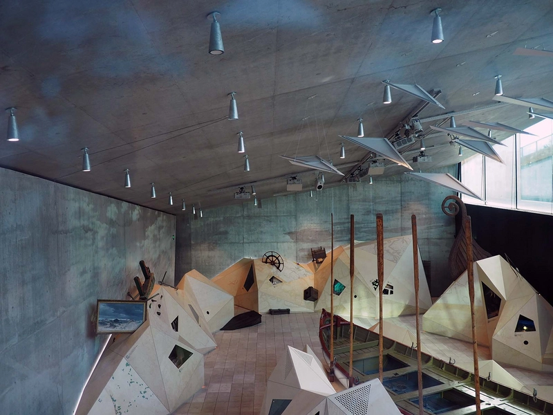 Tirpitz Museum Kig udefra ned i udstillingen