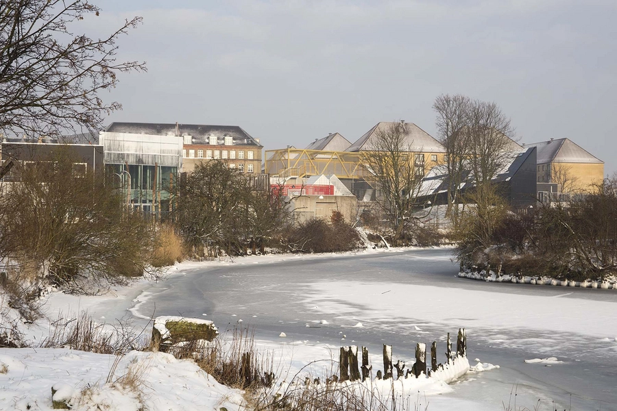 Børnebyen – Institutionen Krudthuset Blik fra syd langs Erdkehlgraven