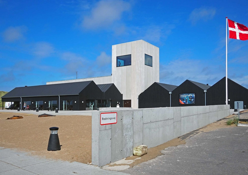 Strandingsmuseum St. George Total set fra parkeringspladsen i syd-øst