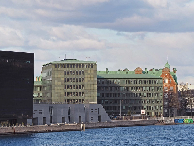 Tjæreborg - Ministerialbygningen Slotsholmsgade 12 Total set fra syd-vest over Københavns Havn