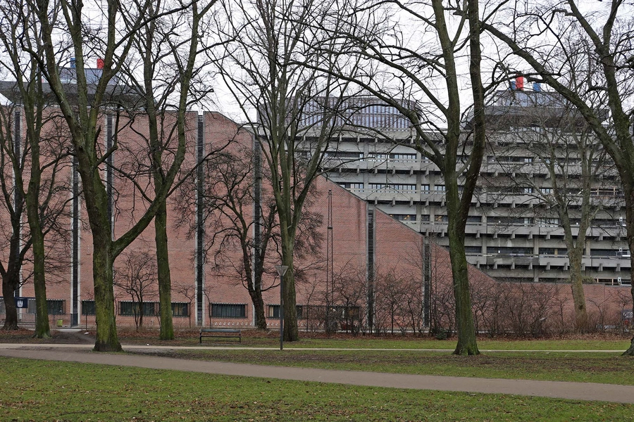 Panum Instituttet - Det Sundhedsvidenskabelige Fakultet Panum set fra Rigshospitalet gennem Amor Park