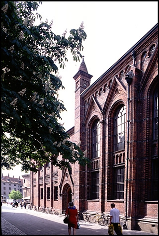Universitetsbiblioteket i Fiolstræde Facade mod Fiolstræde