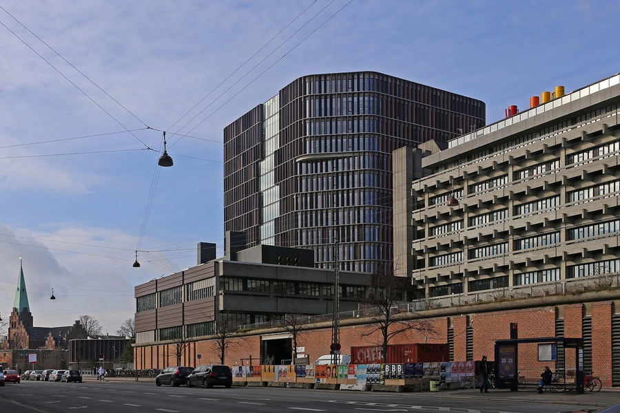 Mærsk Tårnet og SUND Naturpark Bygningen set fra krydset mellem Tagensvej og Blegdamsvej