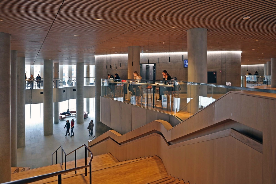 Mærsk Tårnet og SUND Naturpark Interiør - Trappe - Studiepladser