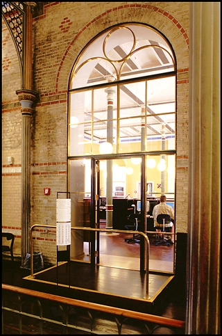 Universitetsbiblioteket i Fiolstræde Indgang til bogsal