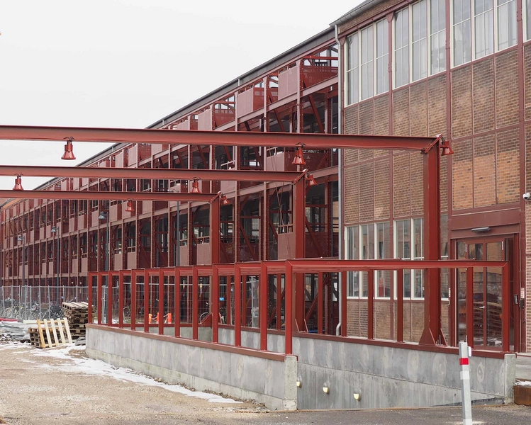 Montagehallen Nedkørsel til parkeringskælder på vestsiden