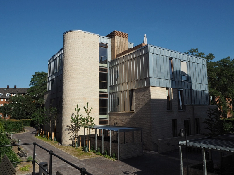 Diakonissestiftelsens Seniorboliger Punkthus med buet tårn i tegl