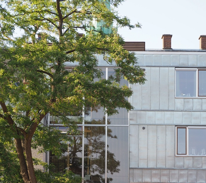 Diakonissestiftelsens Seniorboliger Et af de bevarede træer