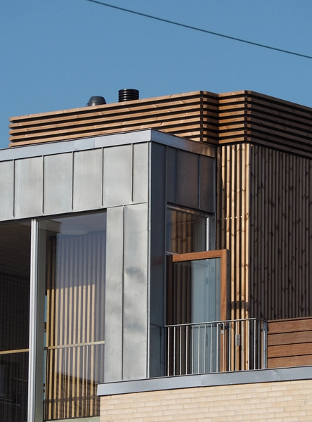 Diakonissestiftelsens Seniorboliger Facade beklædt med zink og træ