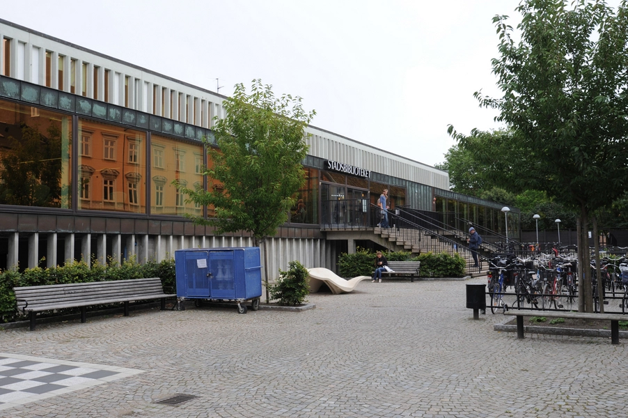 Lunds Stadsbibliotek Indgangspartiet mod Sankt Petri Kyrkogata