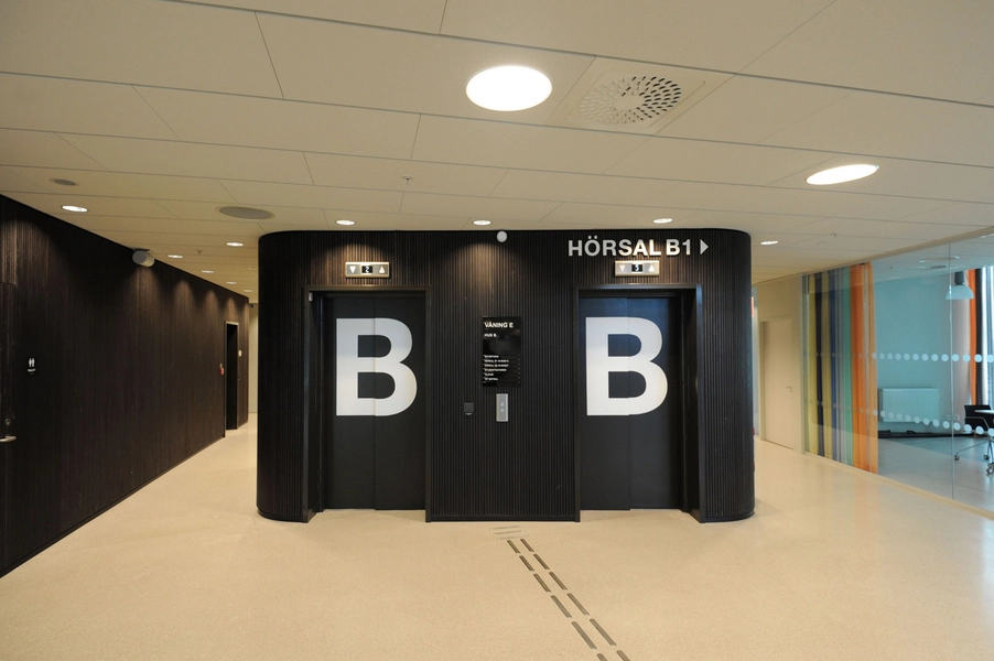 Niagara - Malmö Högskola Interiør med elevatorer