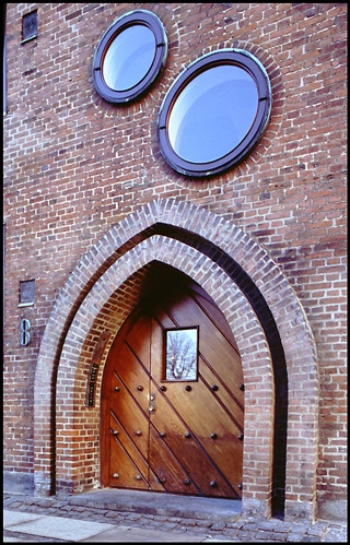 Champagnehuset - Grønningen 7-9, Hammerensgade Hoveddør med dobbeltbue