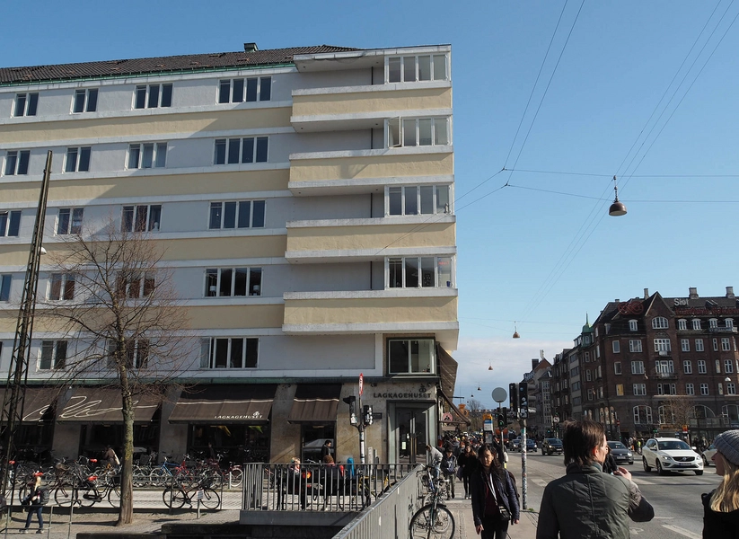 Lagkagehuset Facaden mod Chritianshavns Kanal set fra Børnehusbroen