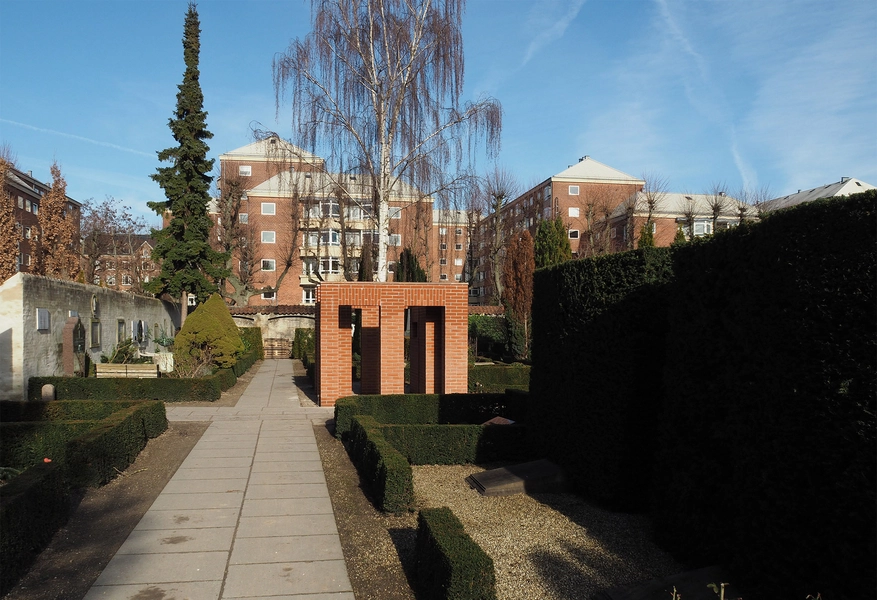 John Hunov's Gravmonument 