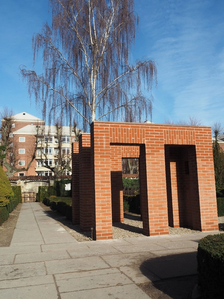 John Hunov's Gravmonument 