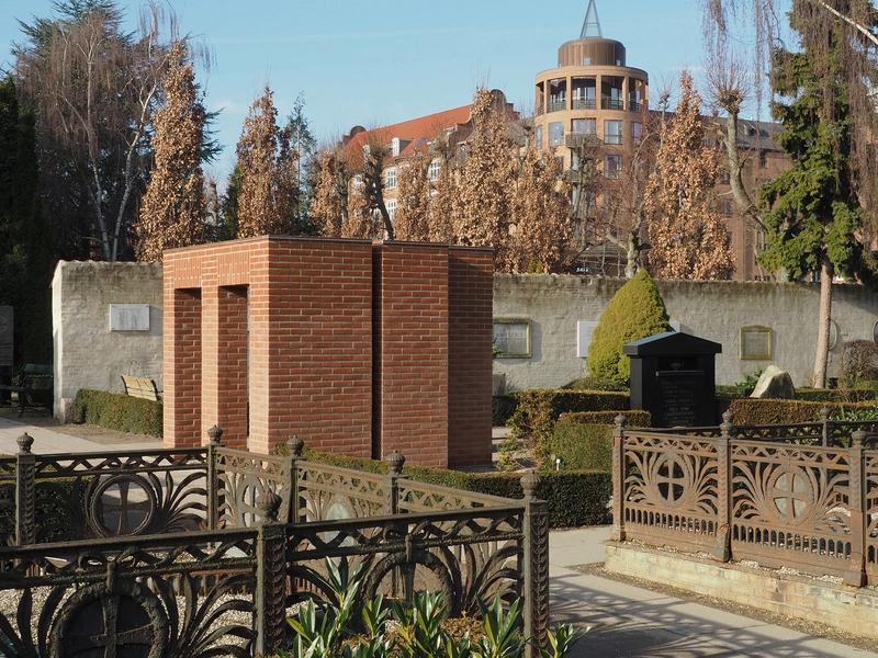 John Hunov's Gravmonument 