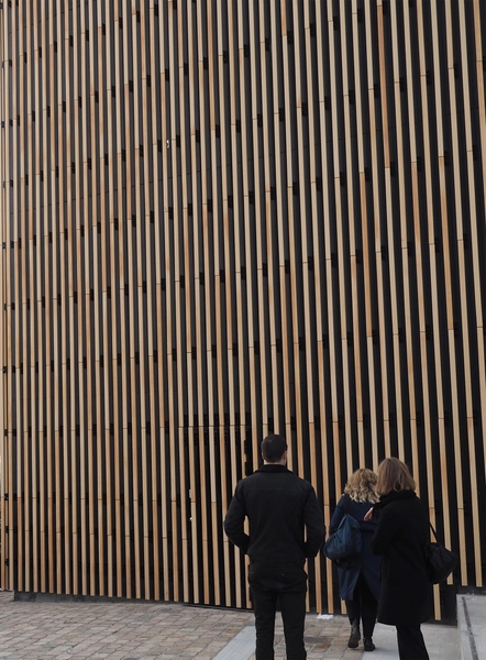 Tingbjerg Bibliotek og Kulturhus Facaden ved indgangen