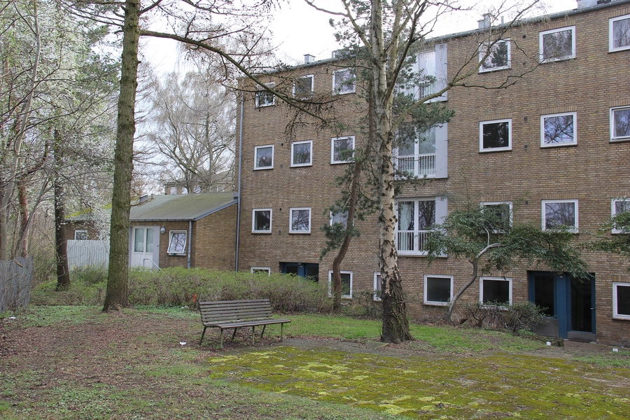 Ved Ungdomsboligerne 32-60 Nordøstfacade og fælleshus