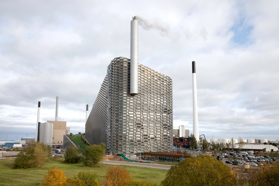 Amager Bakke Amager Bakke set fra vest