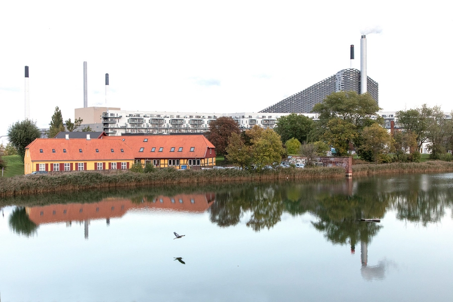Amager Bakke Amager Bakke set fra Krudtløbsvej