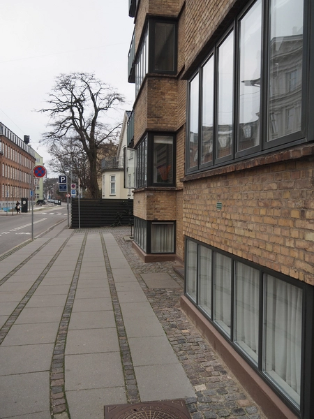 Grundtvigs Have Facaden med karnapper mod Grundtvigsvej