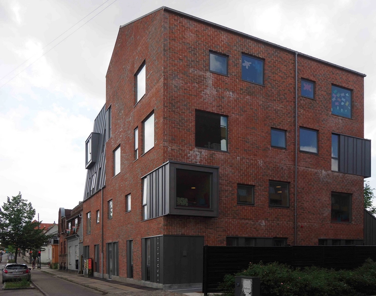 Legehuset, Daginstitution i Brønshøj Blik fra vest langs Frederikssundsvej