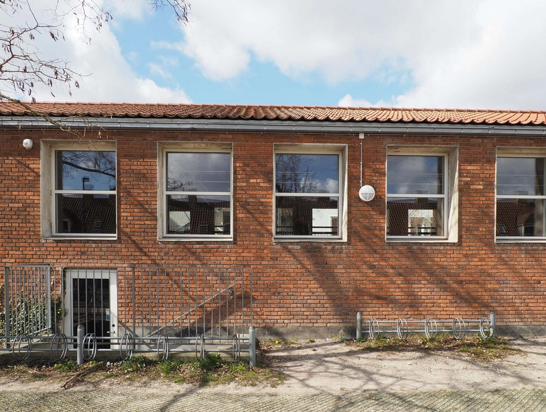 Rødkilde Skole Musiklokale og multisal mod Rødkildevej