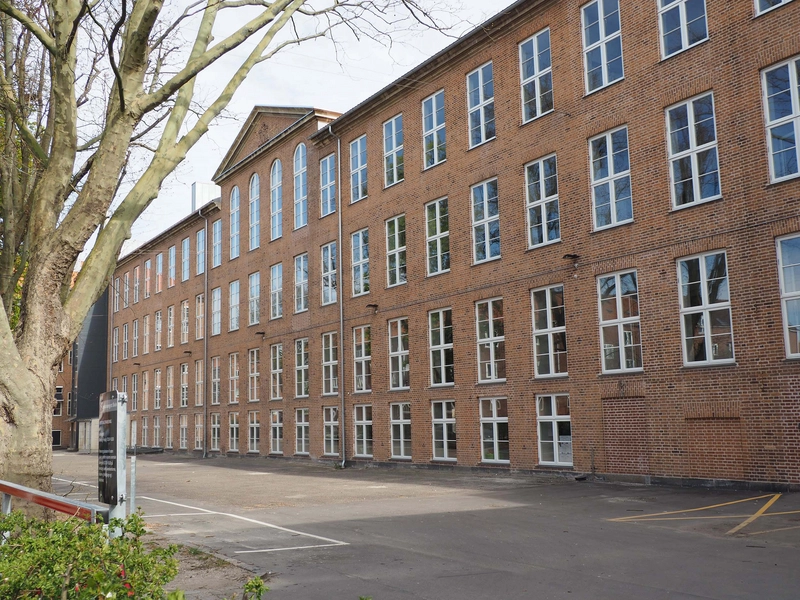 Grøndalsvængets Skole Hovedbygningens facade mod Grønsangervej