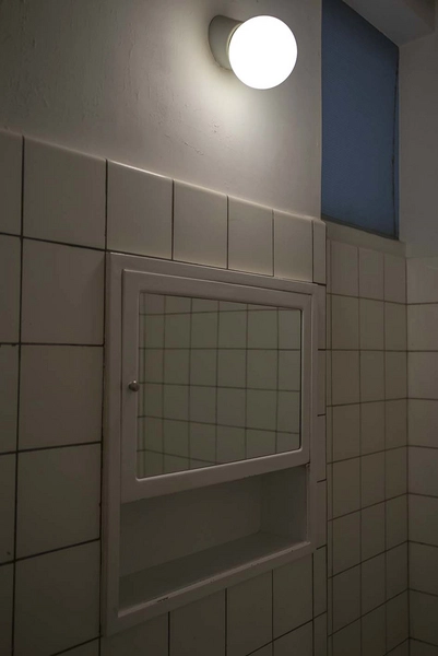 Vestersøhus Detalje, badeværelse, skab og lys