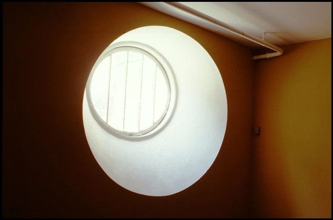 H. P. Lorentzens Stiftelse Interiør med kældervindue