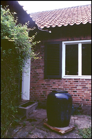 Hus ved Randkløve Skotrende med vandspyer