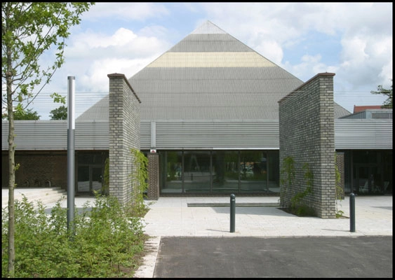 Haraldslund Svømmehal Indgangsparti