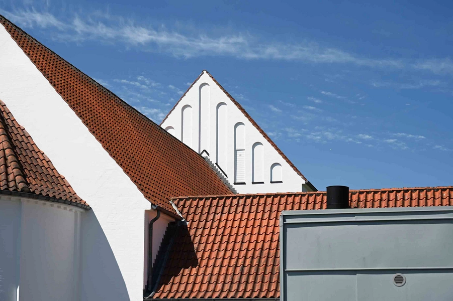 Ansgarkirken og Sognehus - Hedehusene 