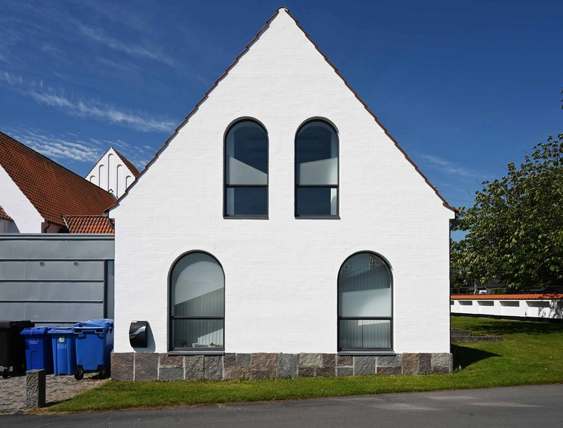 Ansgarkirken og Sognehus - Hedehusene 