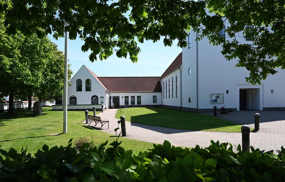 Ansgarkirken og Sognehus - Hedehusene 