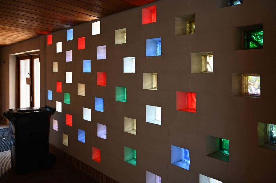 Ringbo Glasmosaik ved kapel