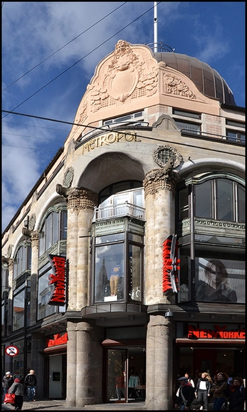 Metropolbygningen Indgang