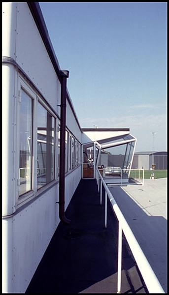 Lufthavnsterminal Flyveledelsens glaskarnap