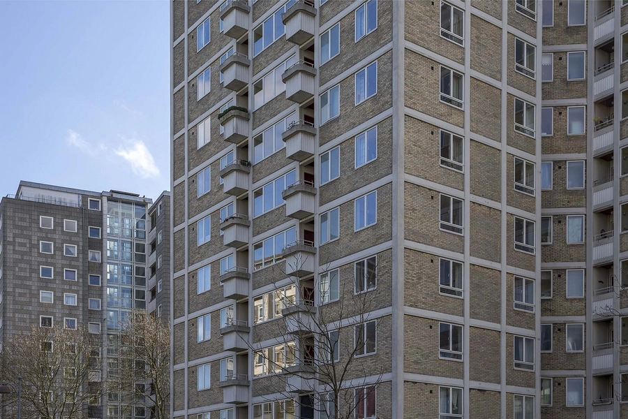 Bellahøjhusene Facadeudsnit, teglstenstavl