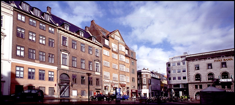 Gammeltorv 8 Pladsens randbebyggelse