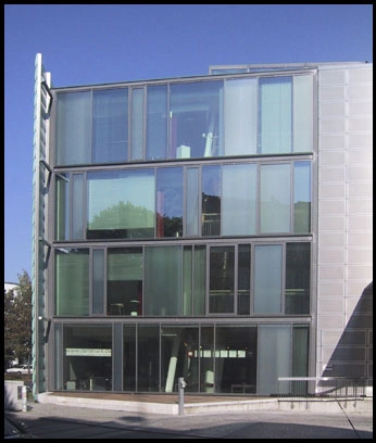 Den Danske Ambassade i Berlin Glasgavl