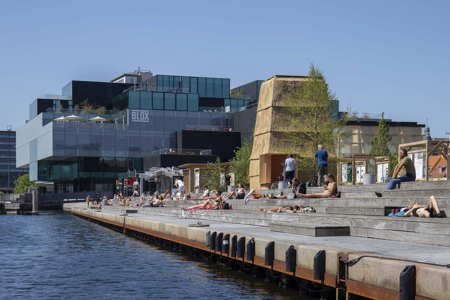 From 4 to 1 Planet - Tækkede Teglblokke 