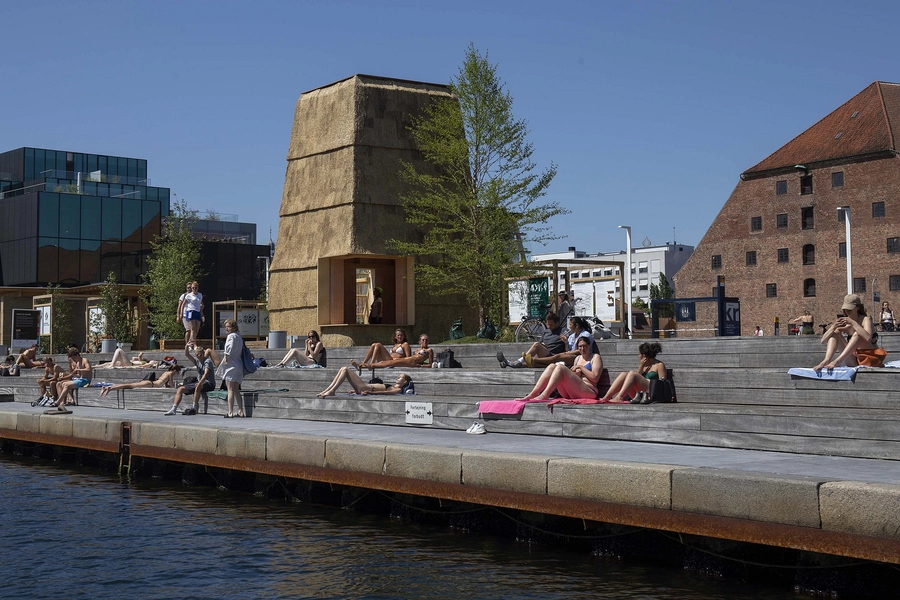 From 4 to 1 Planet - Tækkede Teglblokke 